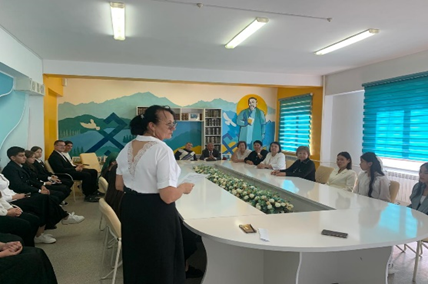 Ардагер ұстаздармен кездесу